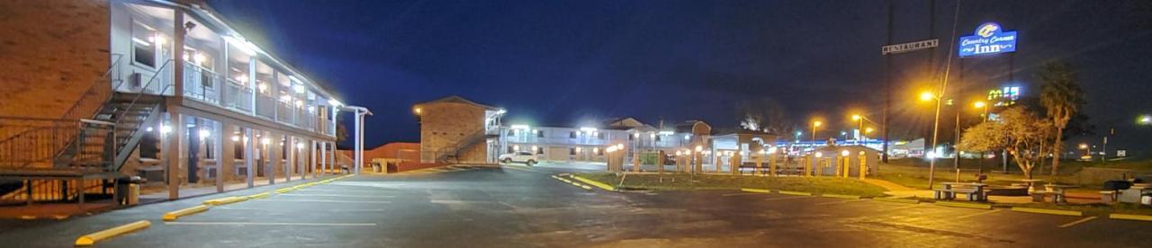The Country Corner Inn Devine Ngoại thất bức ảnh